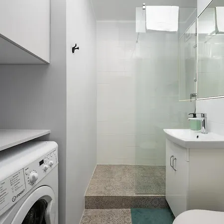 Metro Swietokrzyska Comfort By Bookinghost